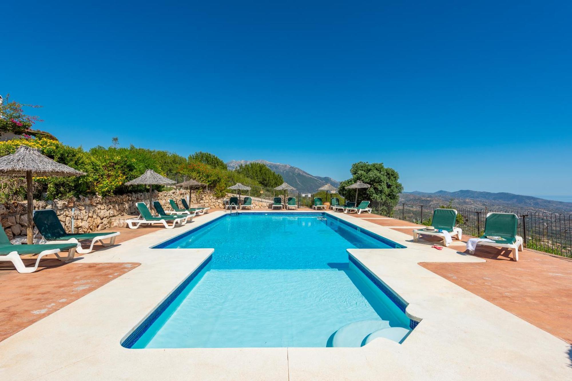 Cantueso Holiday Park Periana Exterior foto